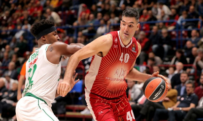 Παναθηναϊκός ΟΠΑΠ-Αρμάνι Μιλάνο: Ο Λουίς Σκόλα στο παρκέ του ΟΑΚΑ (video)