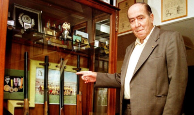 ΠΑΕ ΑΕΚ: «Στο μνήμα του Λουκά Μπάρλου ακουμπάει όλη η ΑΕΚ»