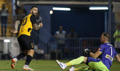 To οφσάιντ του Λιβάγια που άναψε «φωτιές» στο ΑΕΚ-Βόλος! (photos)