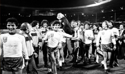 Θρήνος! Πέθανε πρώην προπονητής της Εθνικής (photos+videos)