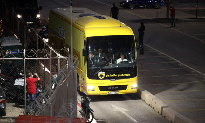 Ολυμπιακός-ΑΕΚ: Η άφιξη των «Κιτρινόμαυρων» (photos)
