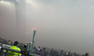 Ολυμπιακός – ΑΕΚ: Το «Γεώργιος Καραϊσκάκης» πήρε… φωτιά και καθυστέρησε το ντέρμπι! (video+photos)