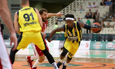 Νικάει η Φενέρ