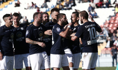 Super League 2: Ακάθεκτος ο Απόλλωνας Σμύρνης, μοιρασιά στα Χανιά