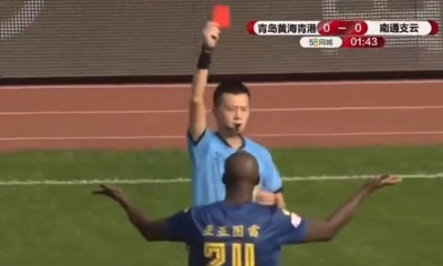 Αποβολή σε χρόνο… ρεκόρ για τον Τoυρέ στην Κίνα (video)