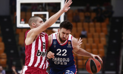 Ολυμπιακός: Έτσι πέρασε από το ΣΕΦ η Εφές (video)