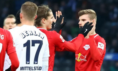 «Γκρέμισε το τείχος» του Βερολίνου η Λειψία (videos)