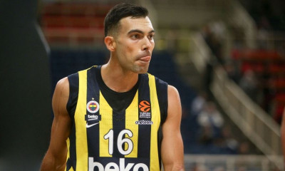 Μαγκιά Σλούκα με το πανό για τον Ατατούρκ, υποχρεώθηκε να πει πράγματα που δεν πιστεύει; (vid+pic)