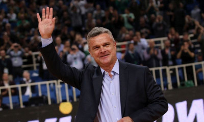 Το συγκινητικό πανό για τον Κριστόφ Βαζέχα στο ΟΑΚΑ (photos)