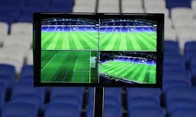 Πήγε να δει πέναλτι στο VAR και του έδειξαν εικόνα από… (video)