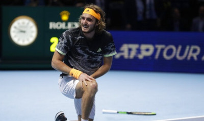 Συγκίνησε όλη την Ελλάδα: Τα δάκρυα χαράς του Στεφάνου Τσιτσιπά για τον τίτλο (photos)