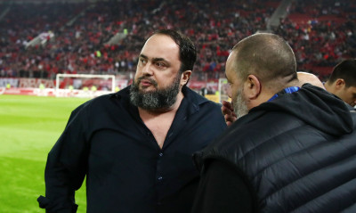 Ολυμπιακός-ΠΑΟΚ: Στα αποδυτήρια ο Μαρινάκης