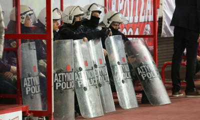 Ολυμπιακός-ΠΑΟΚ: Τραυματίστηκε αστυνομικός στο «Γ. Καραϊσκάκης»