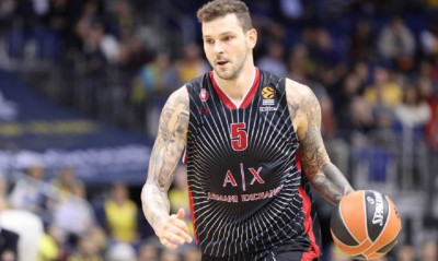 Αρμάνι Μιλάνο: Πλήγμα με Μίτσοφ!