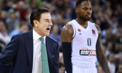 Πιτίνο: «Πρέπει να παίζουμε… σαν πεινασμένα σκυλιά»