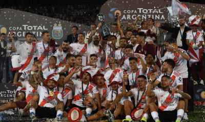 Κυπελλούχος Αργεντινής η Ρίβερ Πλέιτ με… Σκόκο (photos+video)