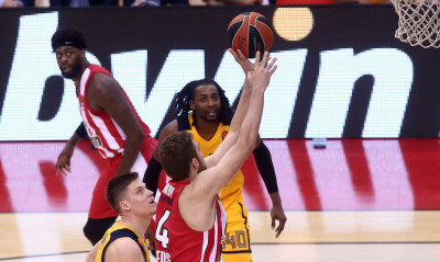 Ολυμπιακός-Χίμκι 109-98: Εκμεταλλεύθηκε τα δώρα και επέστρεψε στις νίκες