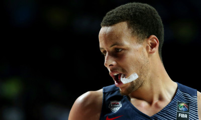 Σάλος με Κάρι: Διέρρευσαν ολόγυμνες φωτογραφίες του στο Twitter (photos)