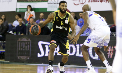 Λάρισα-ΑΕΚ 76-86: Με ασταμάτητο Λάνγκφορντ συνεχίζει ακάθεκτη