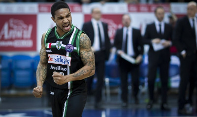 Αρμάνι Μιλάνο: Ψάχνει την ενίσχυση που θα κάνει την διαφορά! (photos+video)