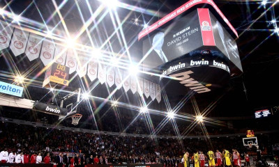 Ολυμπιακός -  Φενέρμπαχτσε: Ενός λεπτού σιγή για τον Ντέιβιντ Στερν