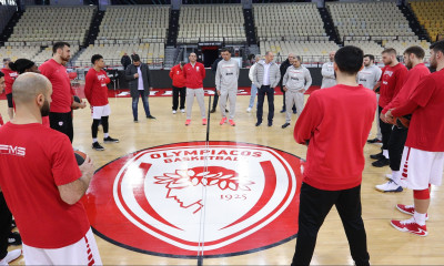 Ολυμπιακός: Πρώτη προπόνηση Μπαρτζώκα παρουσία Αγγελόπουλων (video)