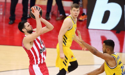Παπανικολάου: «Πιστεύουμε στα playoffs, να βλέπουμε τα ματς σαν τελικό»