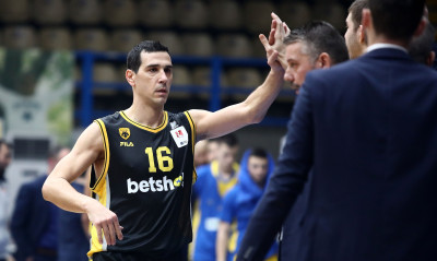 Περιστέρι-ΑΕΚ 73-77: Μεγάλο διπλό με την «υπογραφή» Ζήση