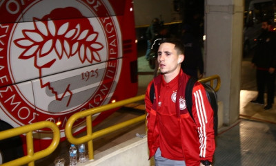 AEK-Ολυμπιακός: Από το ΟΑΚΑ στην.. Γουλβς ο Ποντένσε! (photos)