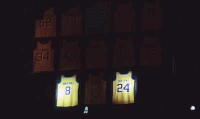 NBA: Ράγισαν καρδιές στο αφιέρωμα των Κλίπερς για τον Κόμπι (video)