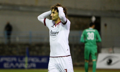 Ο Ουάρντα κάνει κόλπα με... τσίχλα (video)