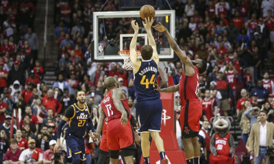 NBA: Με Μπόγκνταν η κορυφή (video)