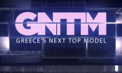 Πρώην μοντέλο του GNTM πρωταγωνιστεί στο θέατρο και «καίει» το σανίδι (photos)
