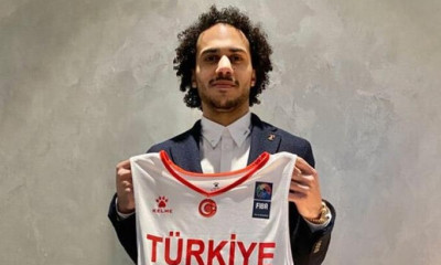 Αναβολή στο ντεμπούτο του Λάρκιν