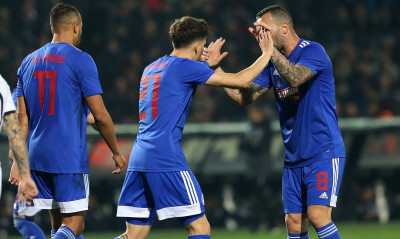 Το «άντε γειά» παλαίμαχου του Ολυμπιακού έβαλε... φωτιές (photos)