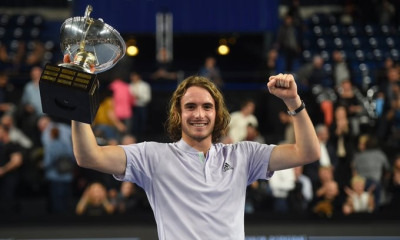 Ευχαρίστησε τους πάντες στη Μασσαλία ο θριαμβευτής Τσιτσιπάς (video)