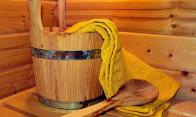 Της επιτέθηκαν γυναίκες μέσα σε σάουνα γιατί φορούσε προκλητικό μαγιό (photos)