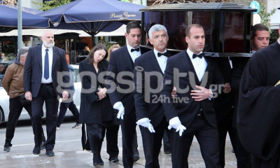 Κηδεία Κώστα Βουτσά: Απέραντη θλίψη στο τελευταίο αντίο (photos)