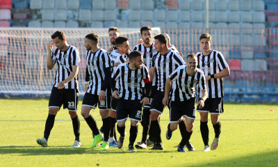 Football League: «Διπλό» και δεύτερη θέση για ΟΦ Ιεράπετρας