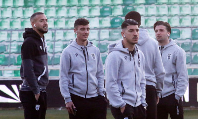 Ξάνθη-ΠΑΟΚ: Η Κουρομπίλια και η... μάσκα έβαλαν «φωτιά» στα Πηγάδια (photos)