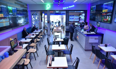 Πώς τα πρακτορεία της γειτονιάς γίνονται μοντέρνοι χώροι διασκέδασης