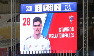 Σκόραρε στο ντεμπούτο του ο Βασιλαντωνόπουλος, δέχτηκε δώρο και χόρεψε… συρτάκι (photos+videos)