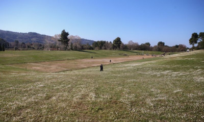 Κοροναϊός: Έρημη η Αρχαία Ολυμπία για την αφή της φλόγας (photos)