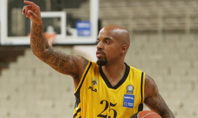 Πέταξε «καρφί» για Τόμπκινς και πήρε την απάντηση του ο Θίοντορ (photos)