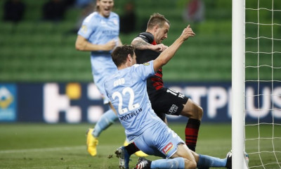 Το καλύτερο τάκλιν που έχετε δει! Έδιωξε πάνω στη γραμμή (photos+video)