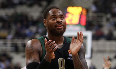 Ο Τόμας… έκαψε παίκτη του Still Standing (video+photos)