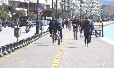 Θεσσαλονίκη: Έκκληση από μεγάφωνα σε αυτούς που βρίσκονται έξω - «Επιστρέψτε σπίτι σας» (vid)