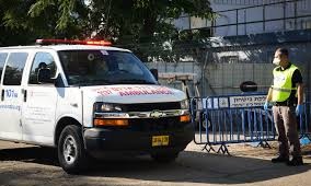 Κορονοϊός: Αθλητής έγινε οδηγός ασθενοφόρου (photos)