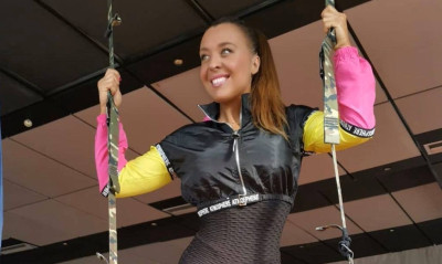 Χριστίνα Πάζιου: Γρήγορη γυμναστική στο σπίτι (photos)