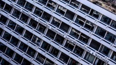 Κορωνοϊός: Διευκρινίσεις ΥΠΟΙΚ- Ποιες επιχειρήσεις δεν δικαιούνται επιστρεπτέα προκαταβολή